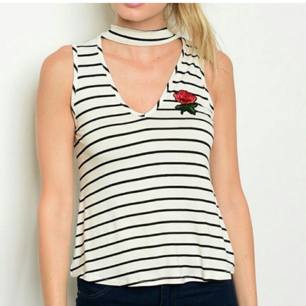 Threadzwear white  top with black stripes rose applique Size XL Juniors